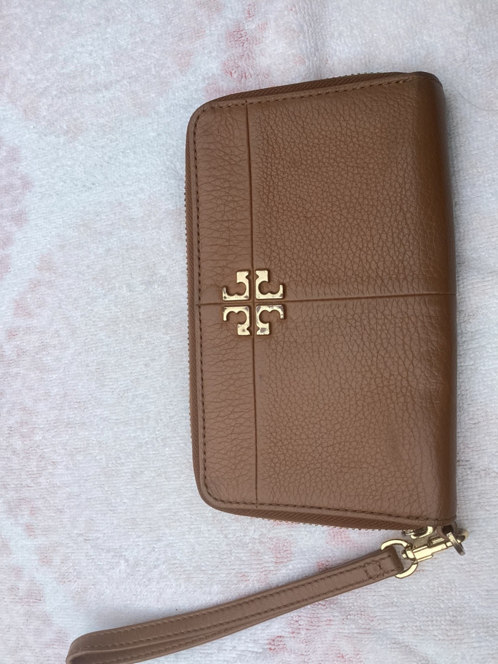 Tory Burch Pebbled Leather Wristlet in Tan with Gold Logo